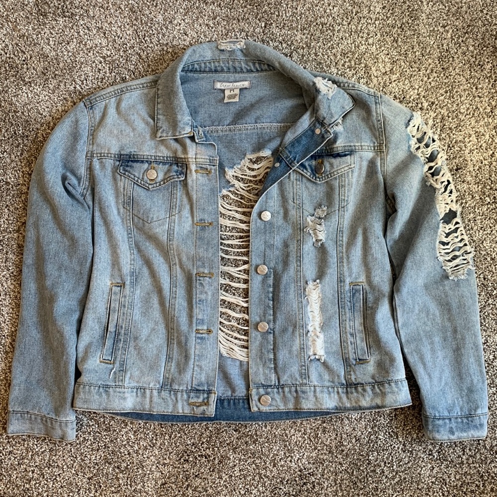 Women’s Ripped Jean jacket